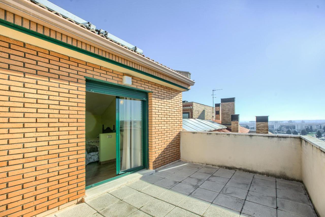 Apartamentos Barajas Madrid Exterior photo